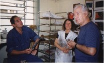 Gadelha, artista pernambucano, com Gla&eacute; Macal&oacute;s (C) e Dan&uacute;bio Gon&ccedil;alves (D)